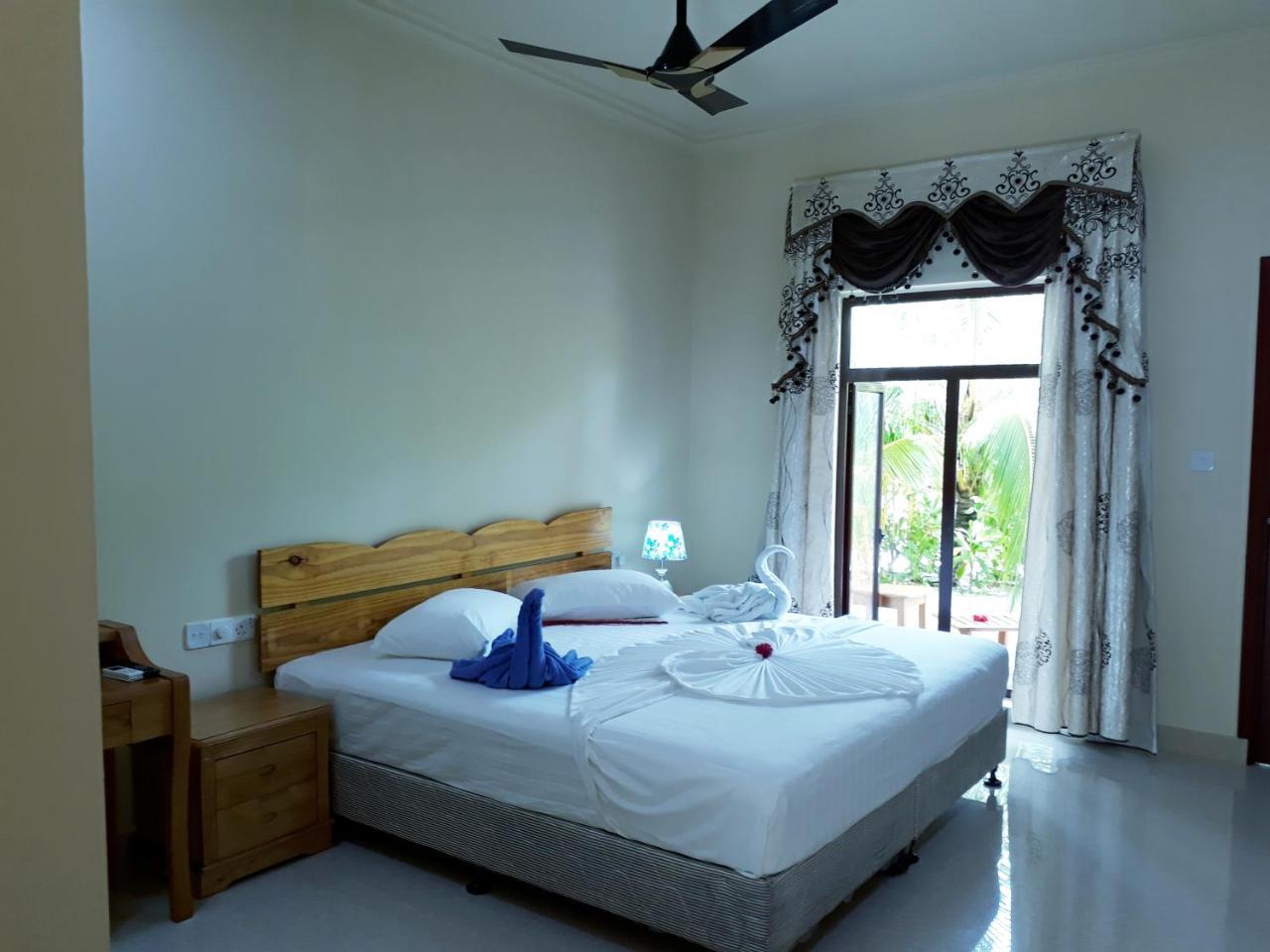 Sunrise Inn Thoddoo Dış mekan fotoğraf